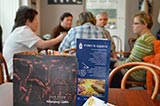 Setkání klientů z Fokusu Opava s hosty kavárny Café Evžen v Opavě